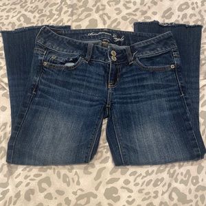 Women’s American Eagle Artist Stretch jeans.